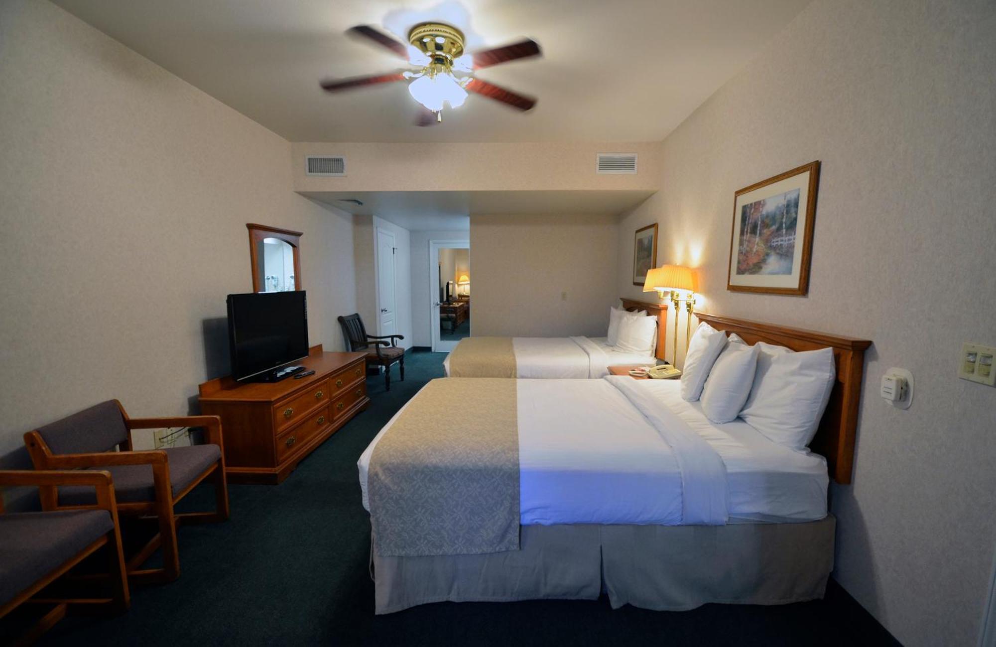 Queen Suite with Two Queen Beds