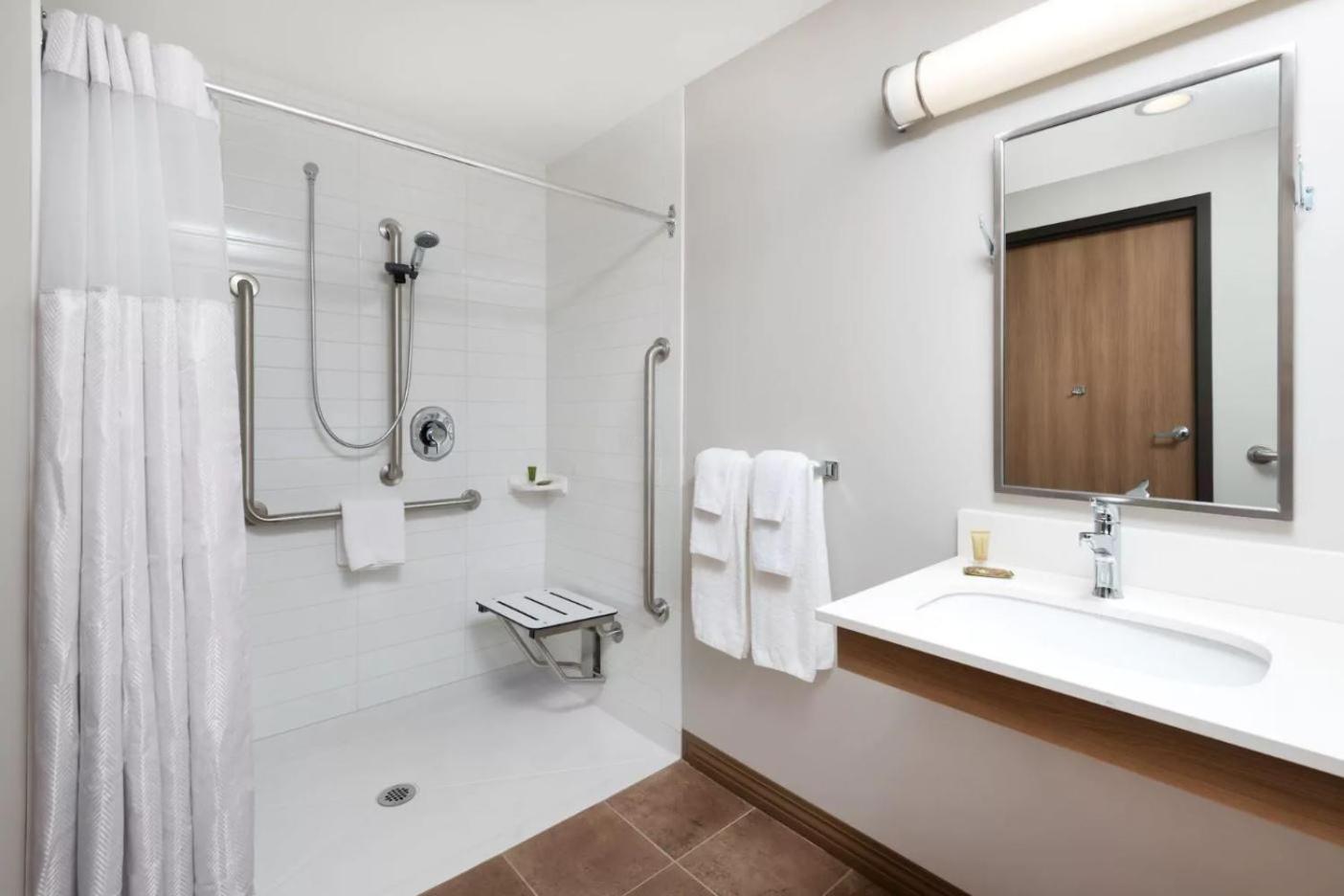 Queen Room Two Queen Beds Mobility Access or Non-Smoking