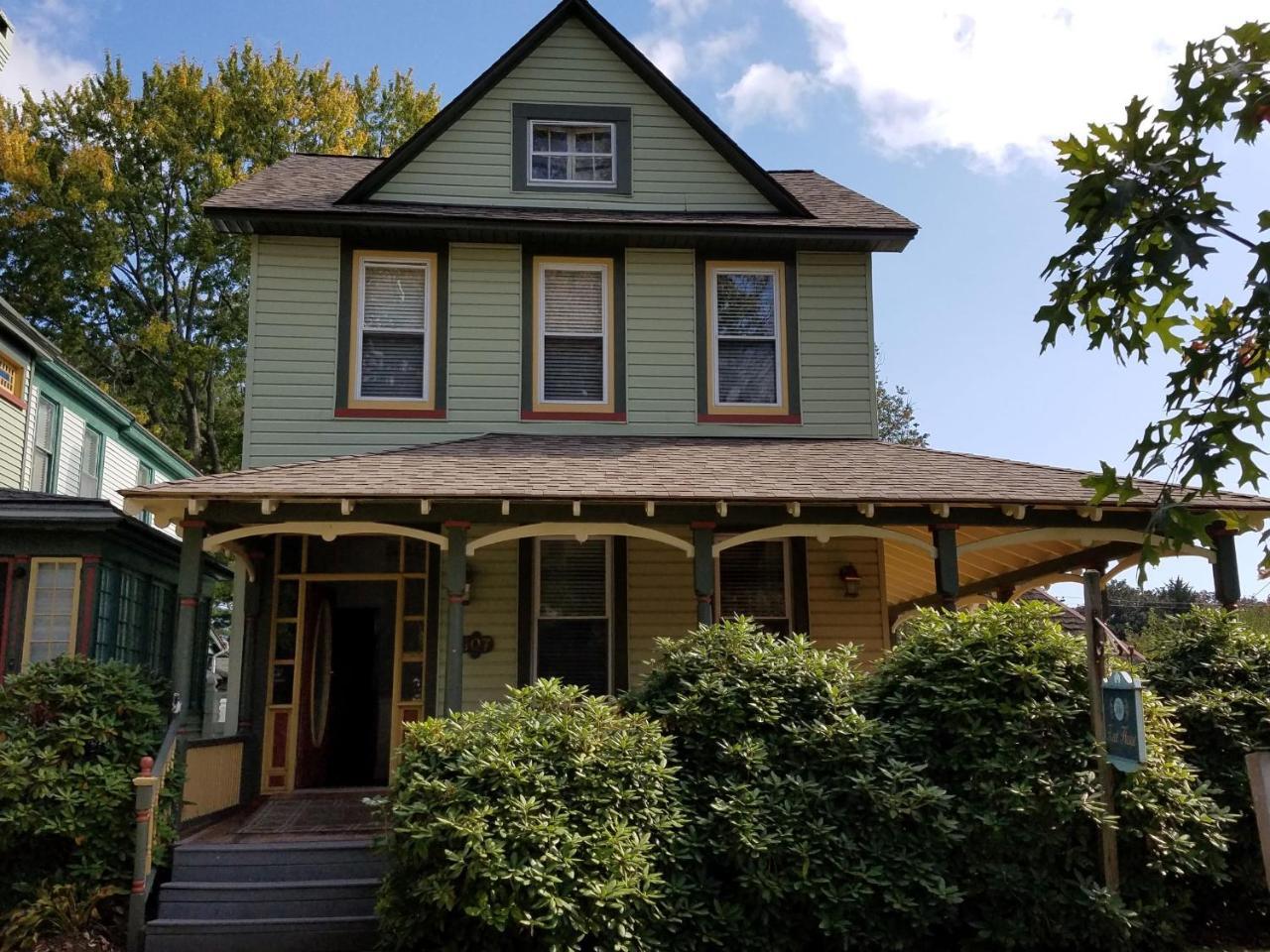 The Vandiver Deluxe or 1st Floor Kent House