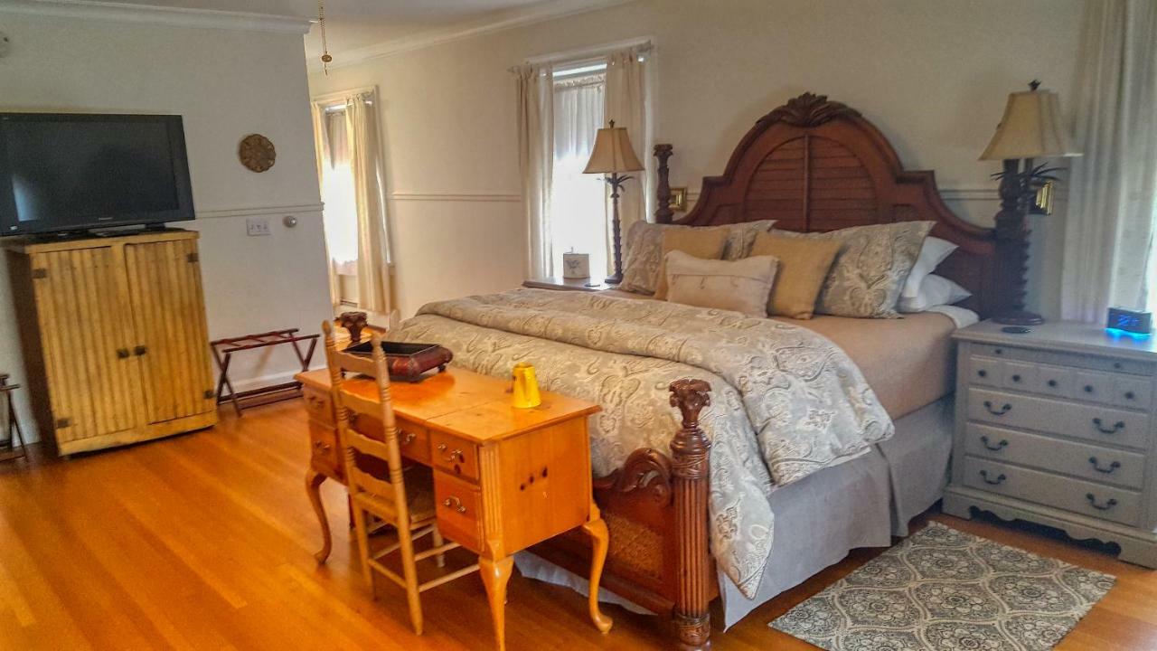 Superior King Suite