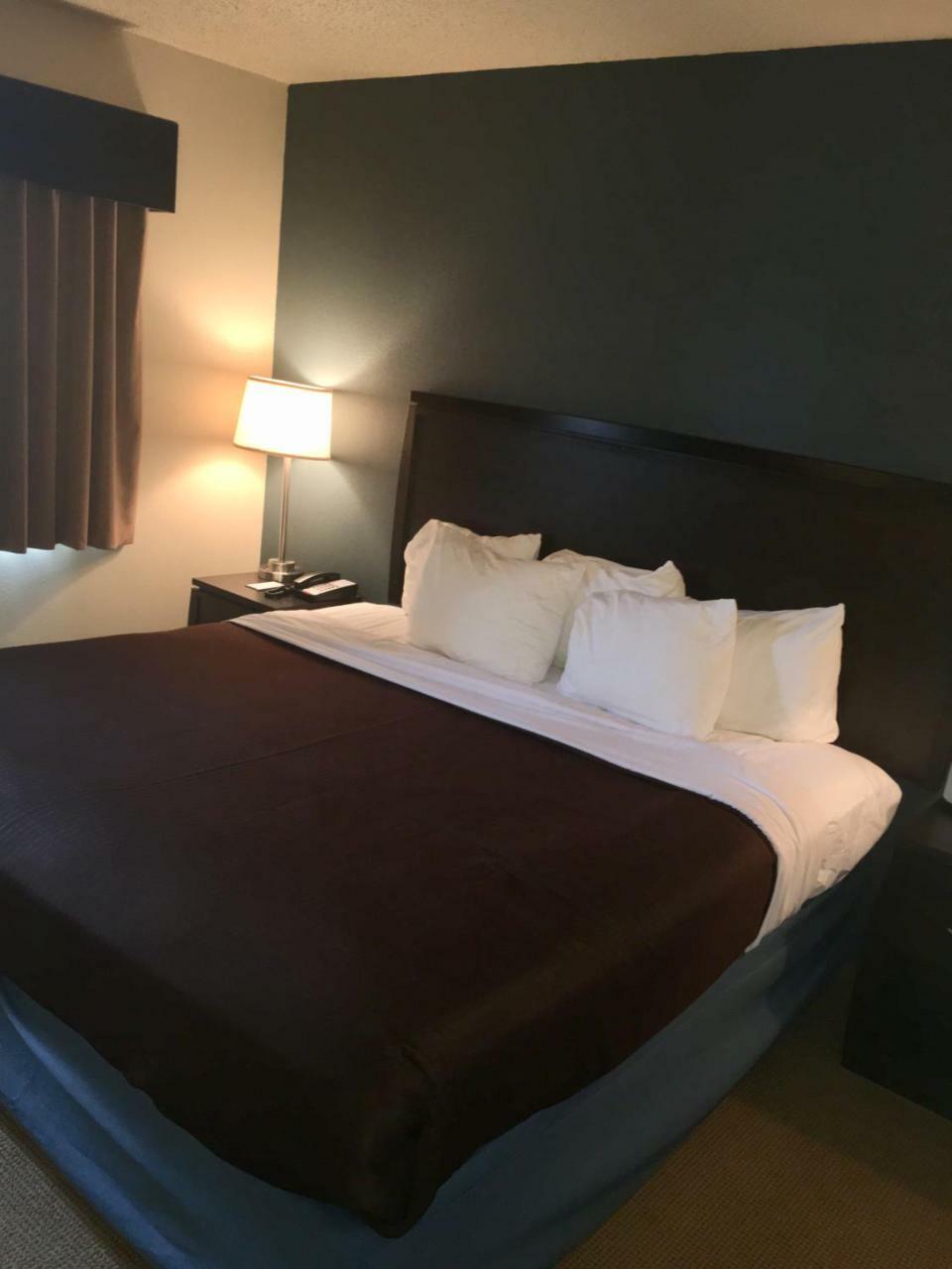 One Bedroom King Suite Non-Smoking