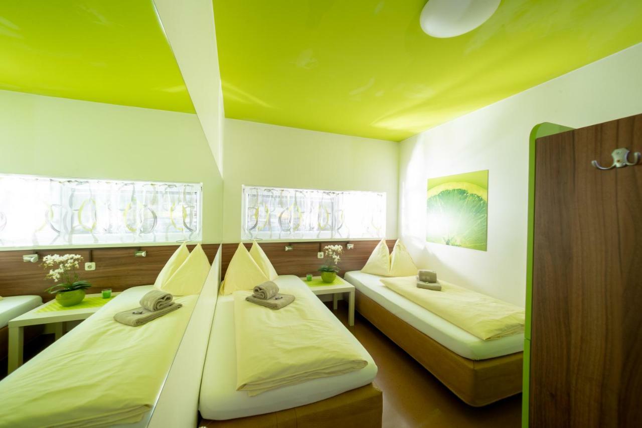 Doppel- oder Zweibettzimmer
