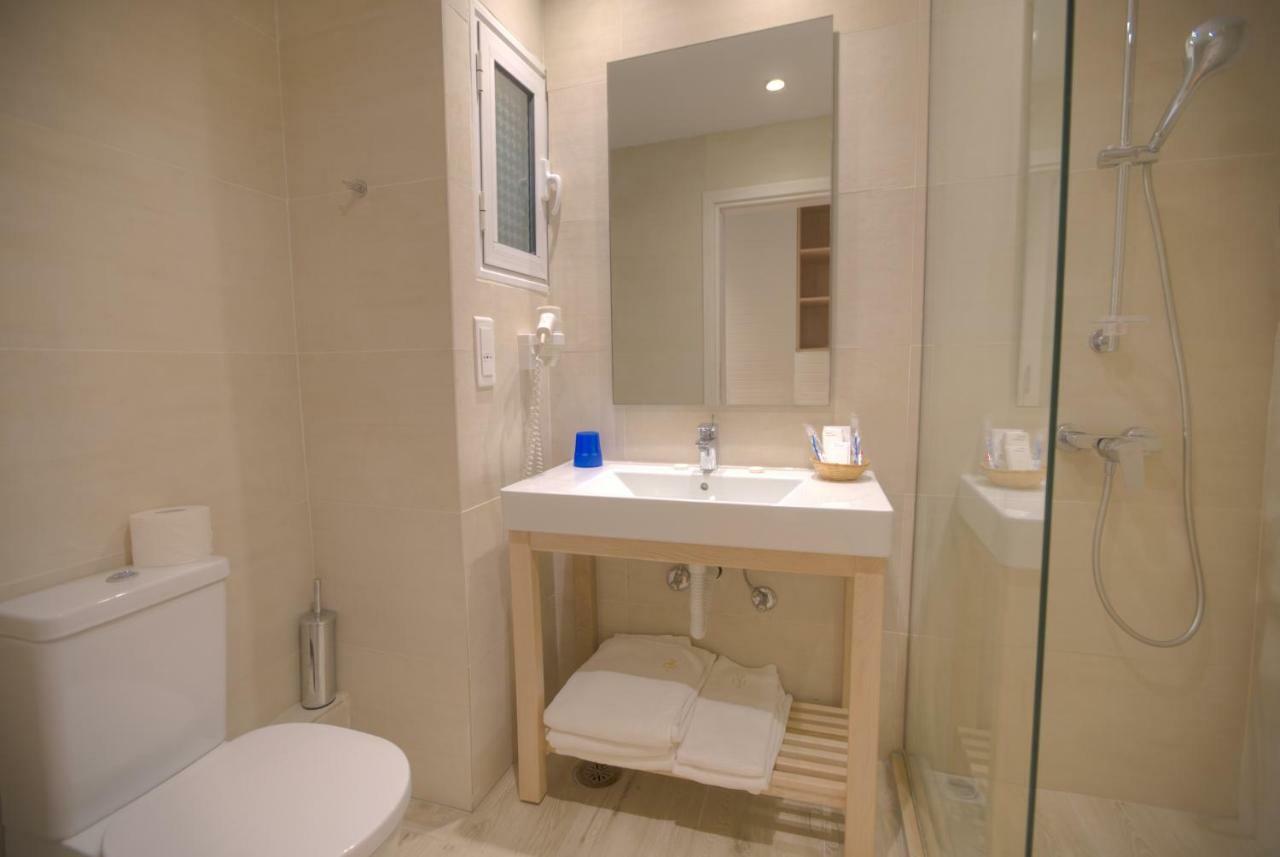 Double or Twin Room with Mountain View,1537292056:JPEG