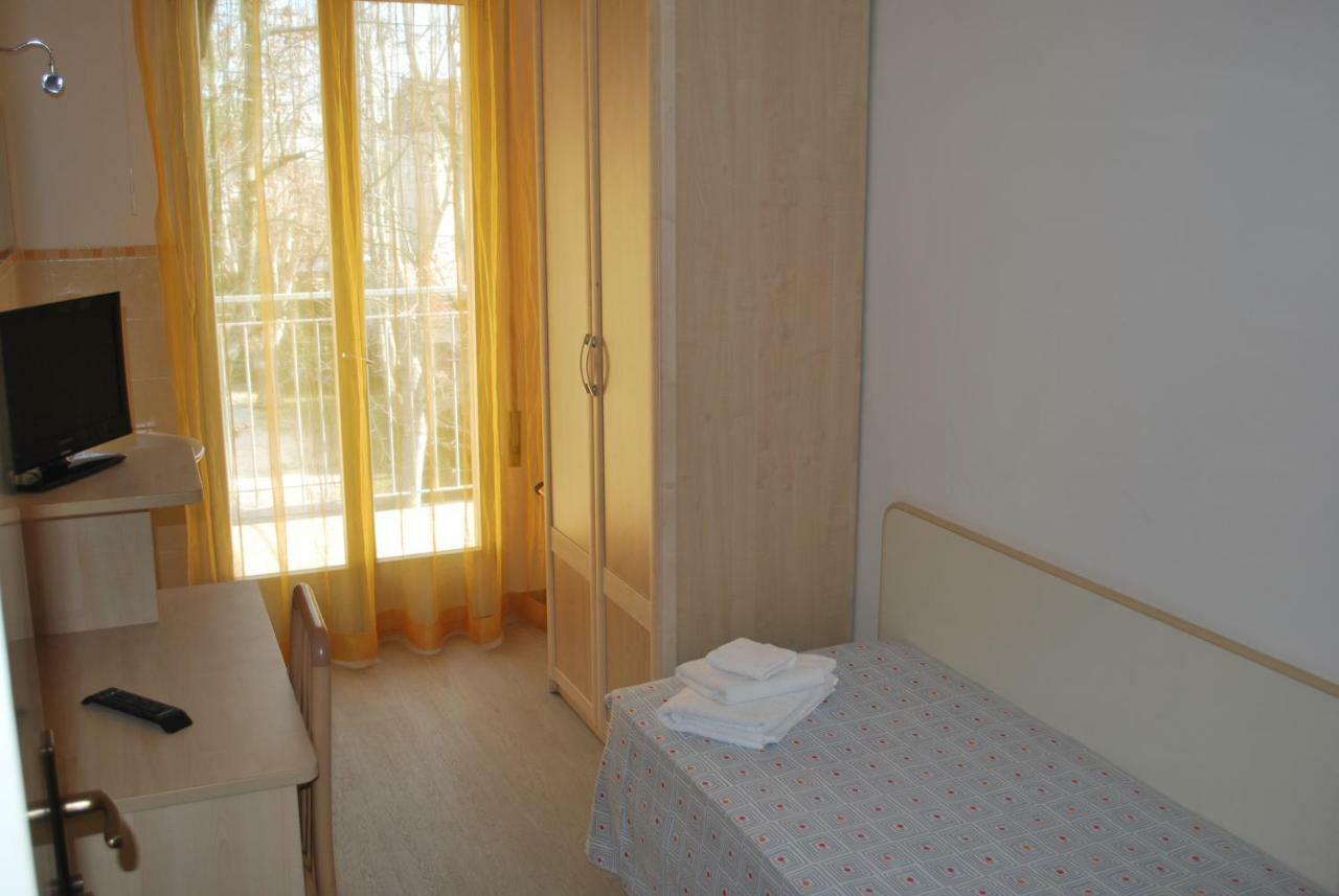 Camera Singola con Bagno Privato Esterno