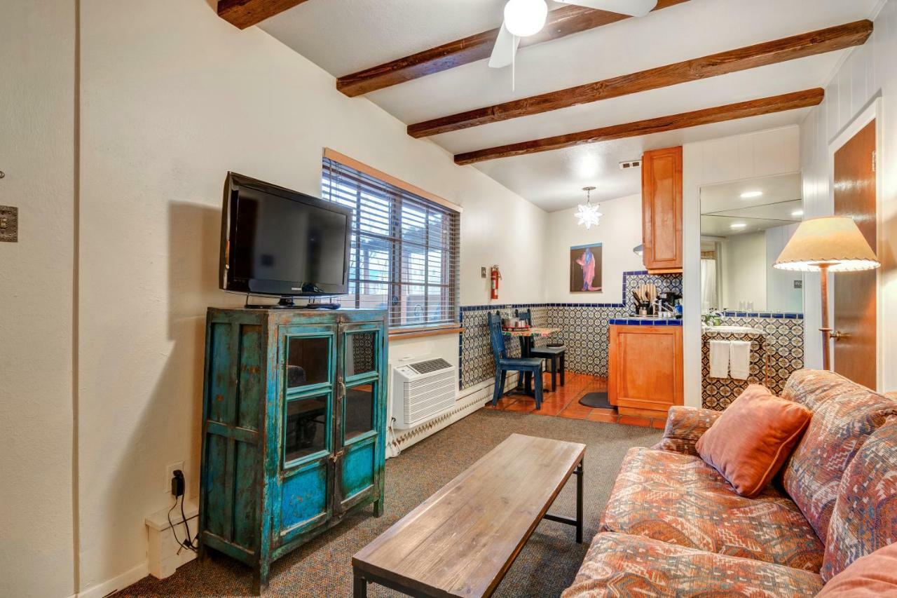 Queen Room Kitchenette Not Pet Friendly