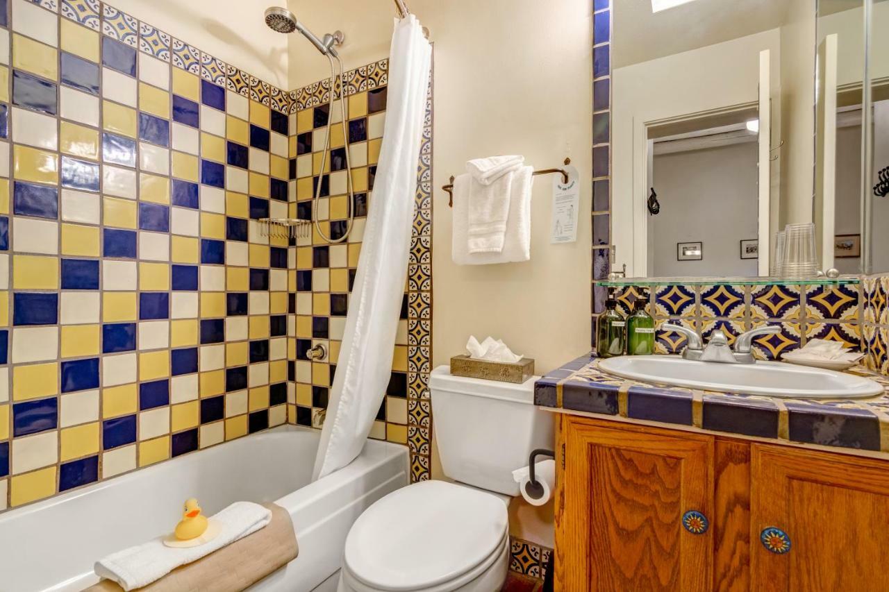 King Room Patio Pet-Friendly