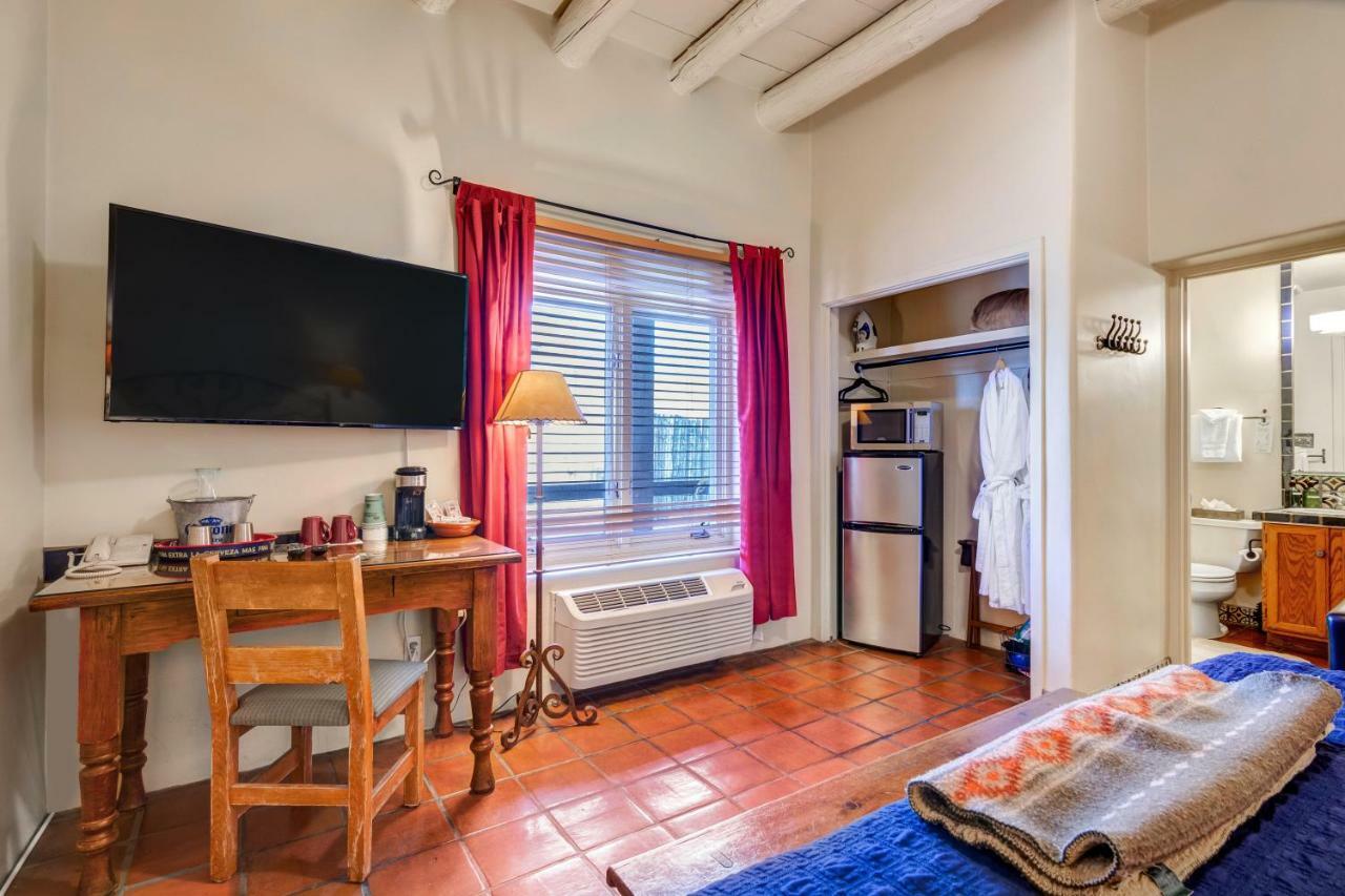 King Room Patio Pet-Friendly
