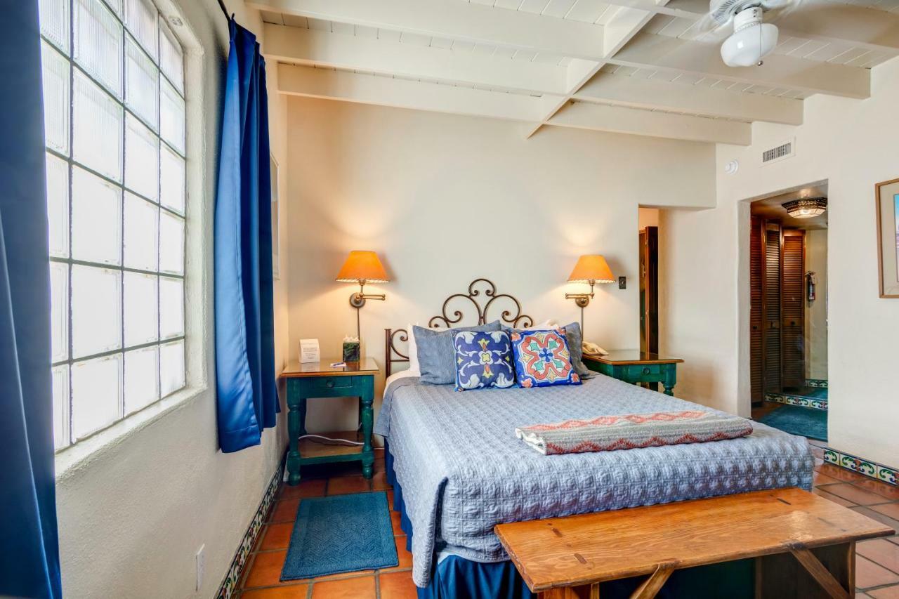 Queen Room Patio Pet-Friendly