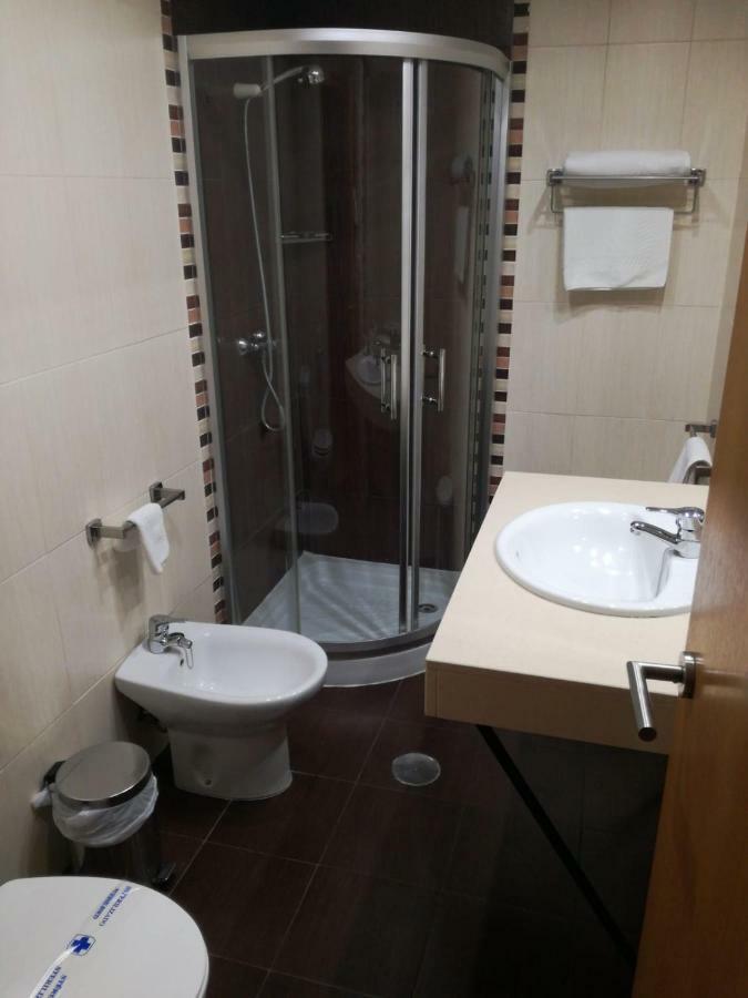 Single Room,785801874:JPEG