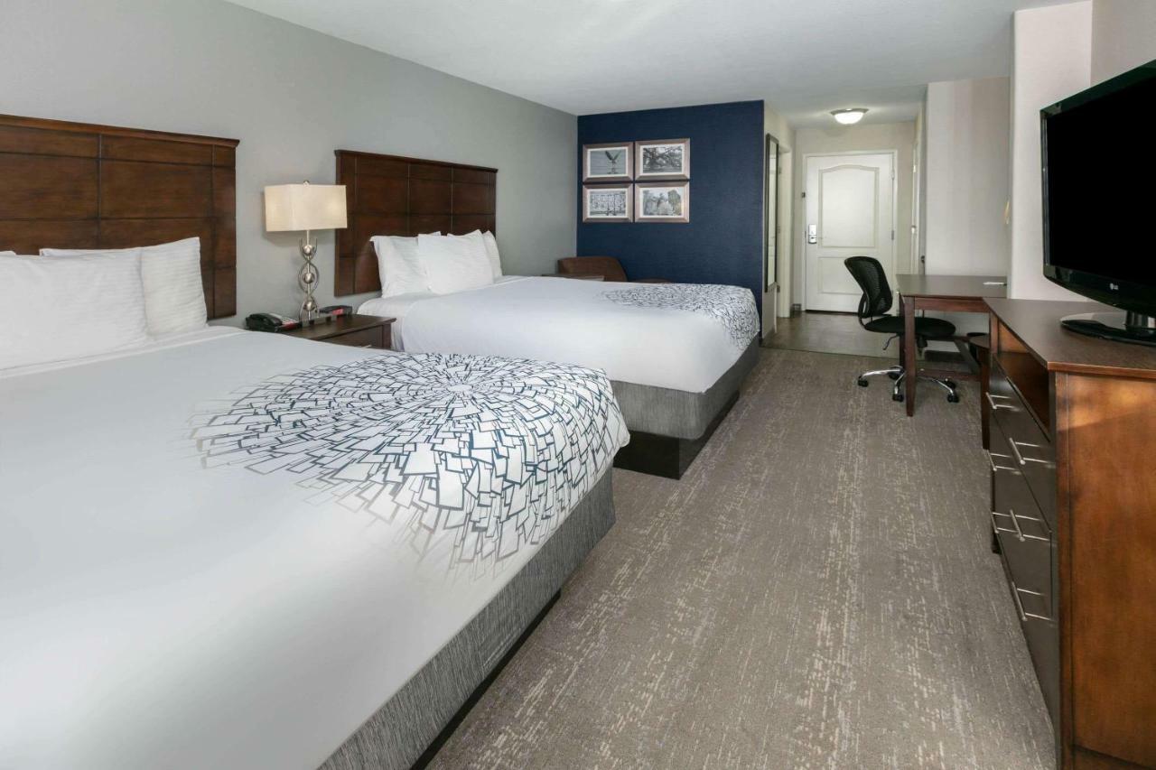 Deluxe Queen Room with Two Queen Beds