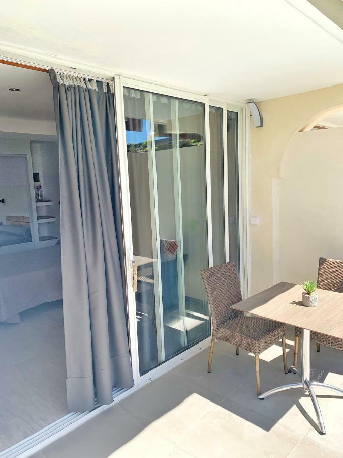 King Room Pool View