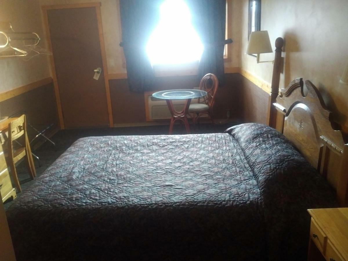 Queen Room Non-Smoking