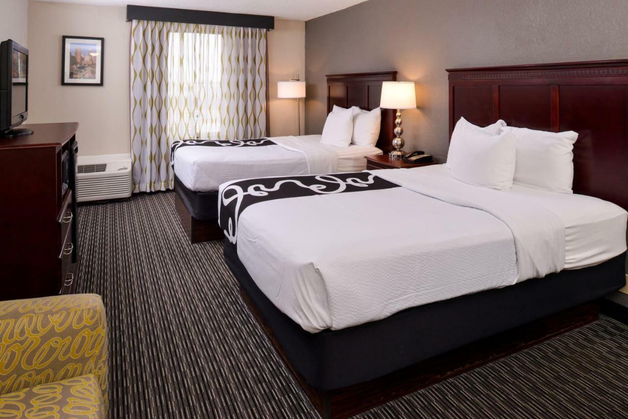 Deluxe Queen Room with Two Queen Beds