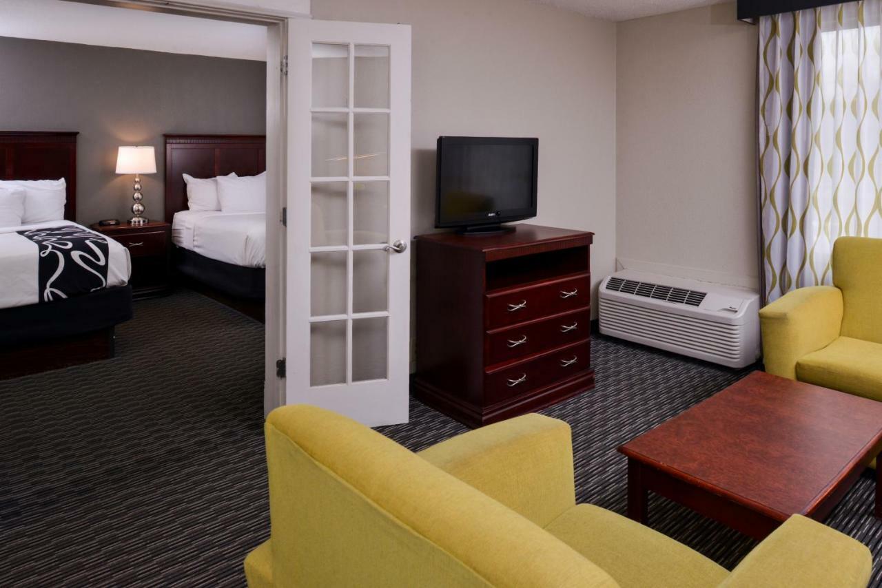 Suite with Two Queen Beds - Non-Smoking