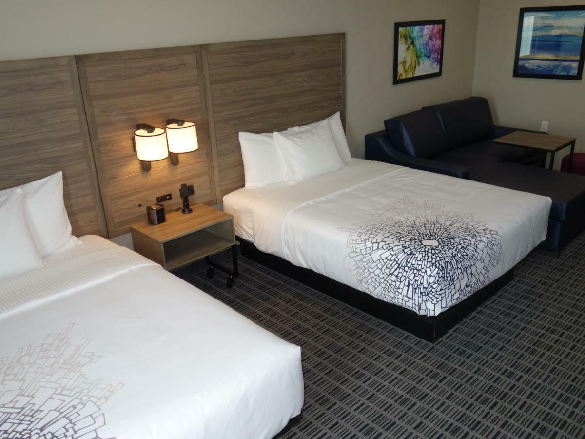 Deluxe Queen Room Two Queen Beds Non-Smoking