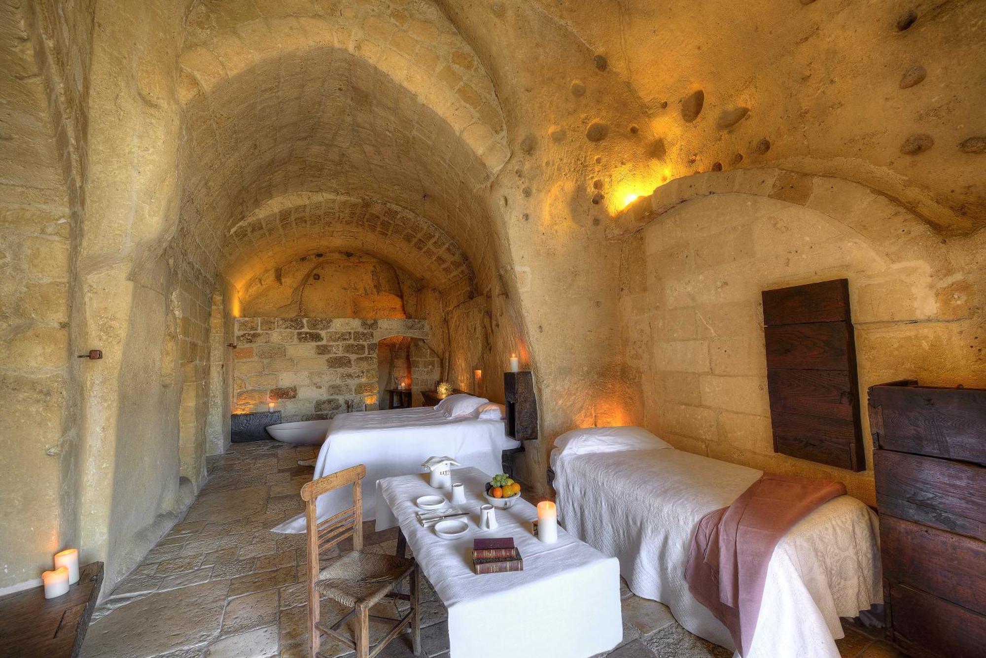 Superior Room Cave