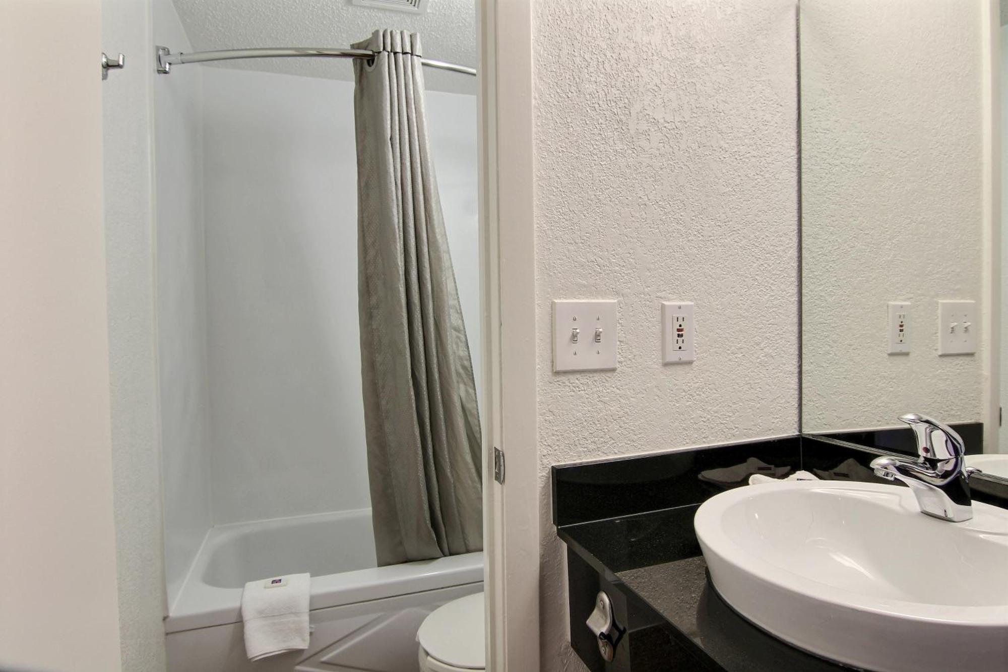 Double Room - Disability Access - Non-Smoking