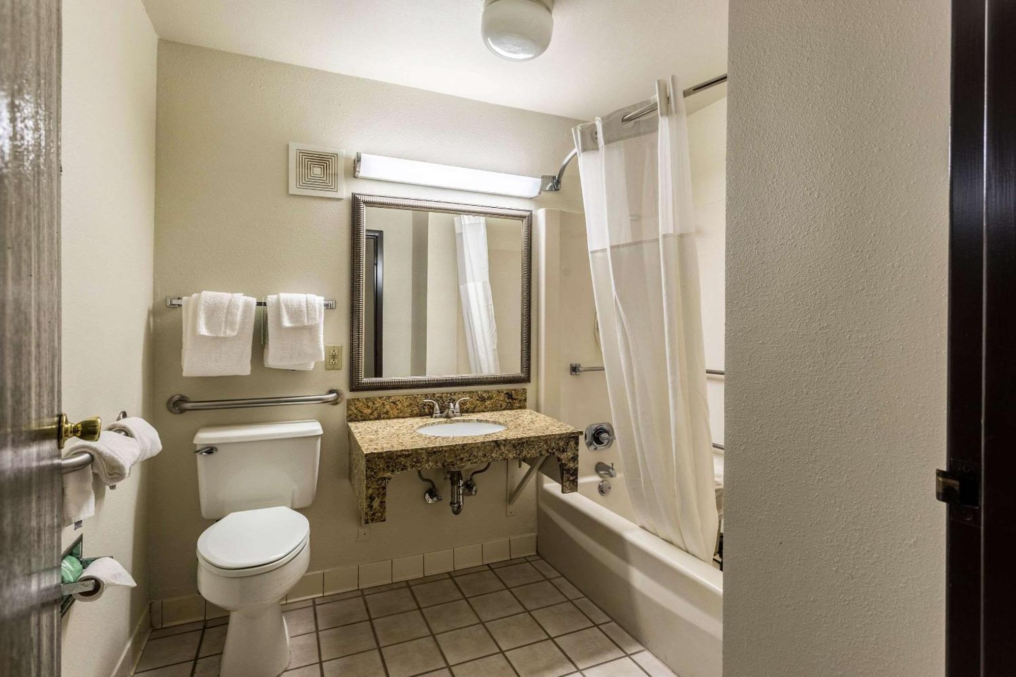 Double Room - Accessible/Non-Smoking