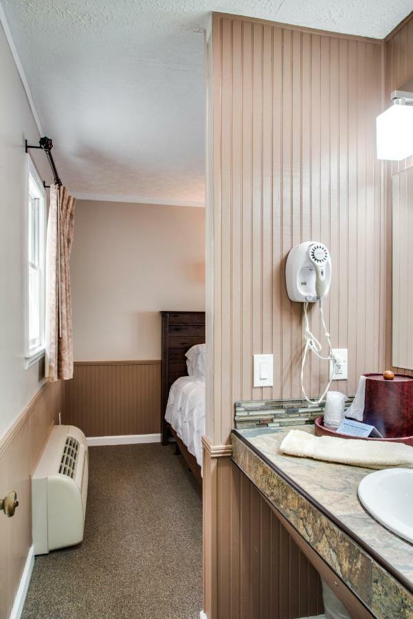 Queen Room Two Queen Beds