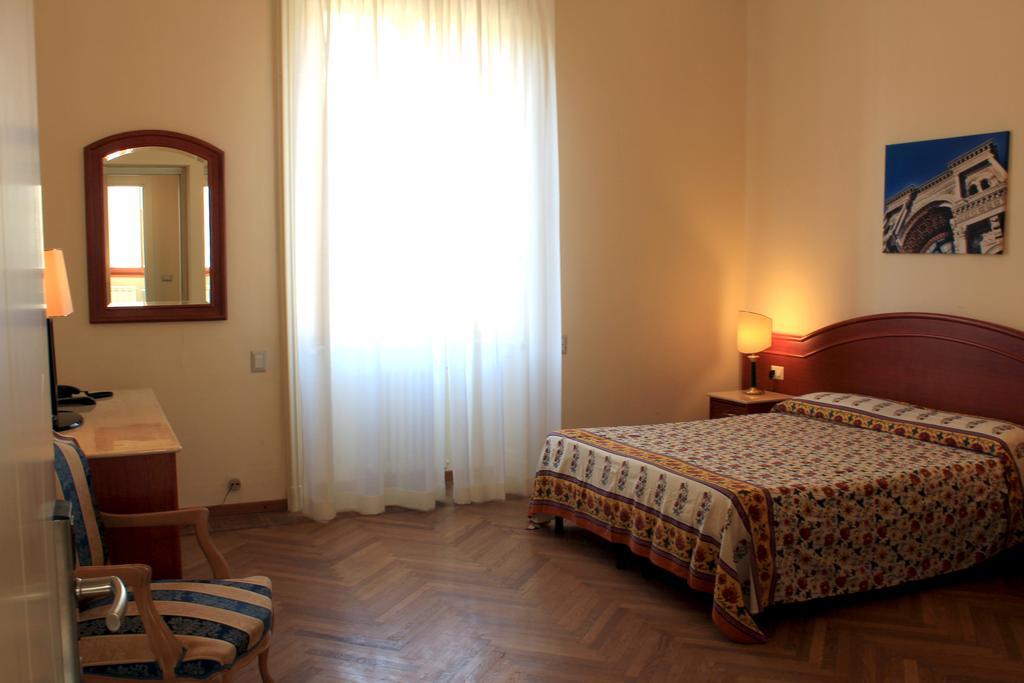 Double or Twin Room Private External Bathroom