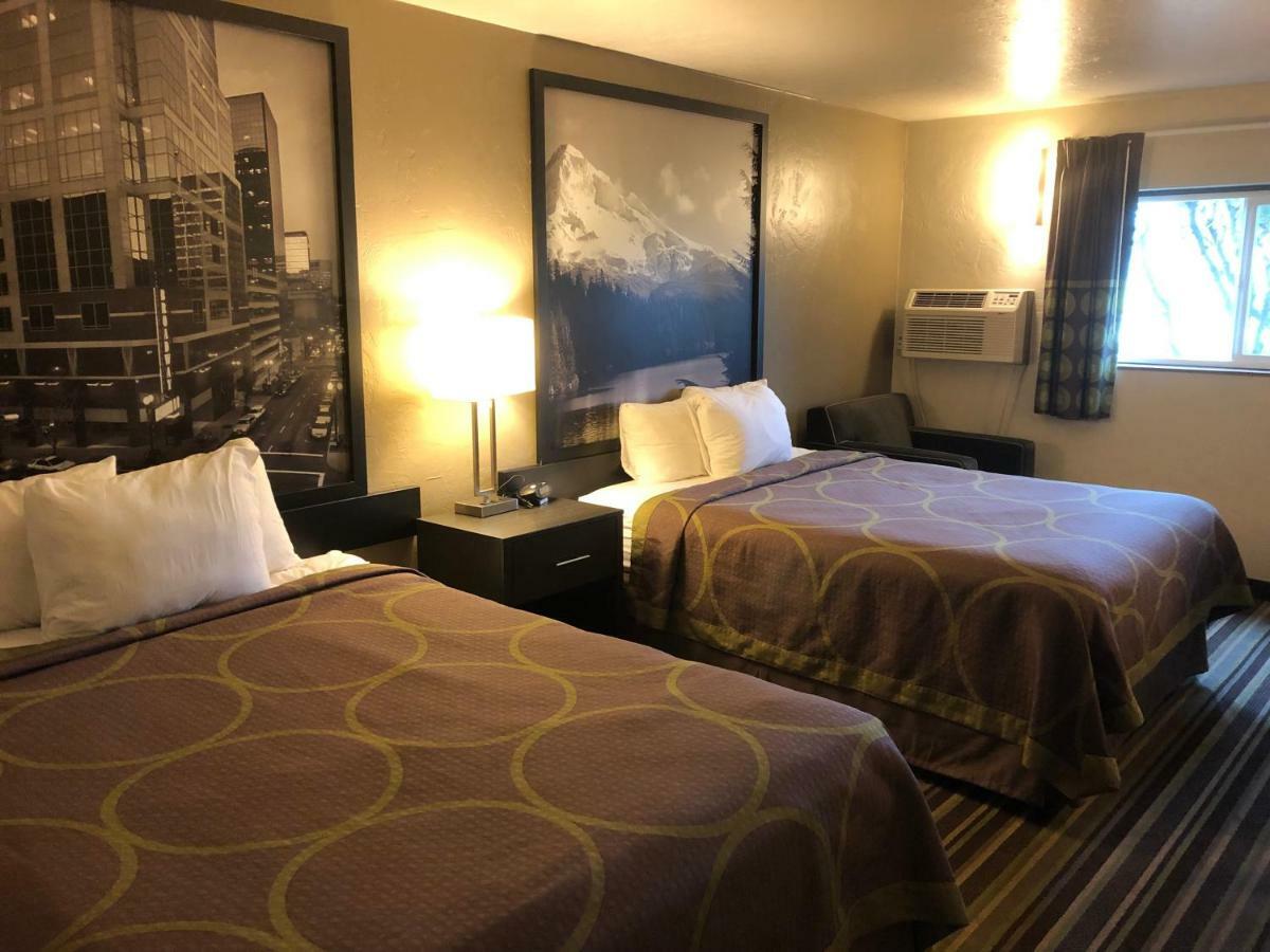 Queen Room Two Queen Beds Non-Smoking