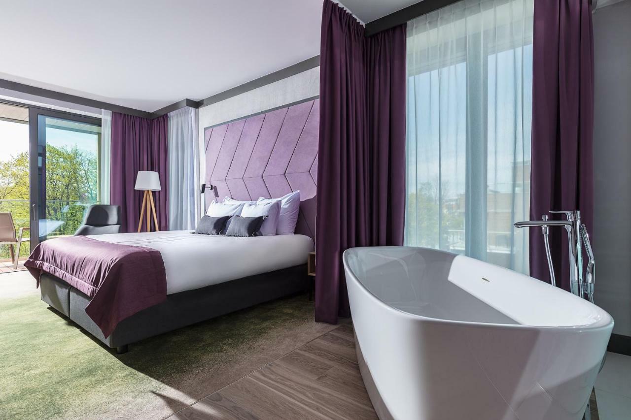 Junior Deluxe Double Room
