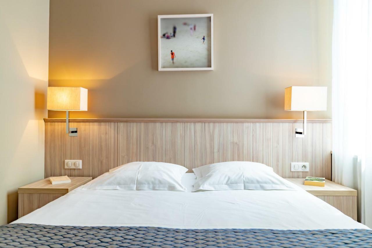 Double or Twin Room Sea View