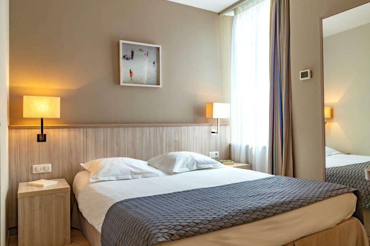 Double or Twin Room Sea View