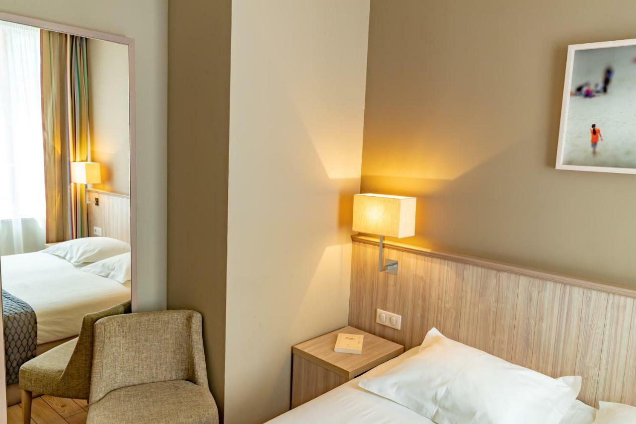 Double or Twin Room Sea View