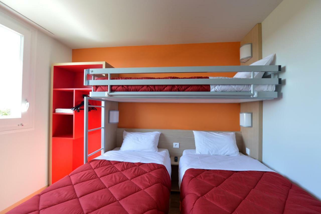 Triple Room 3 single Beds