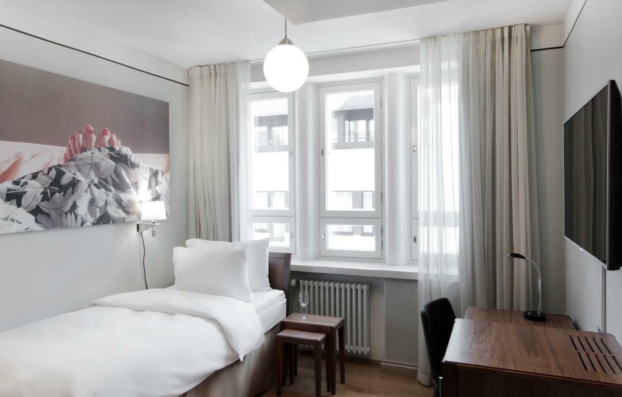 Single Guest Room