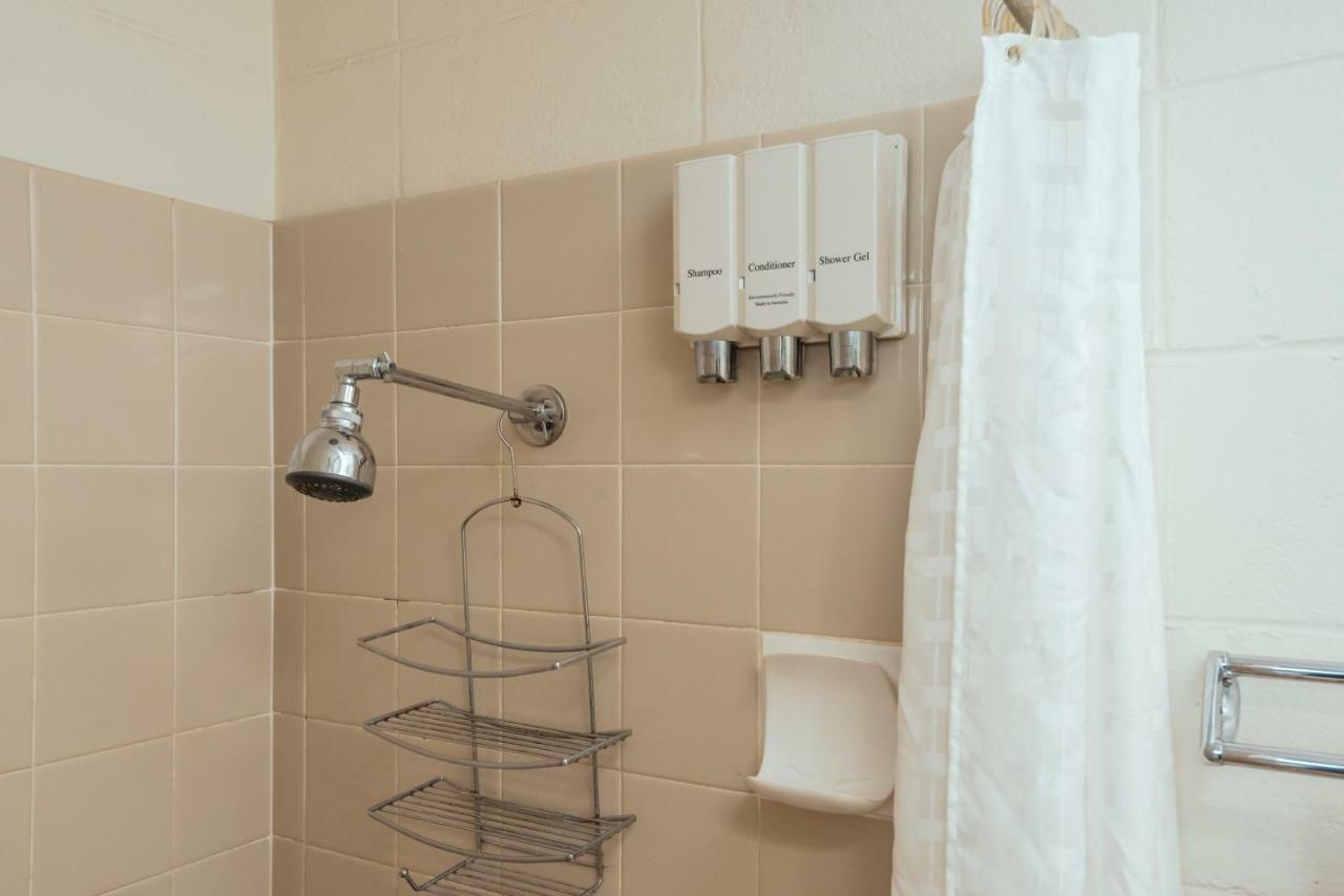 Deluxe Queen Room Not Pet Friendly