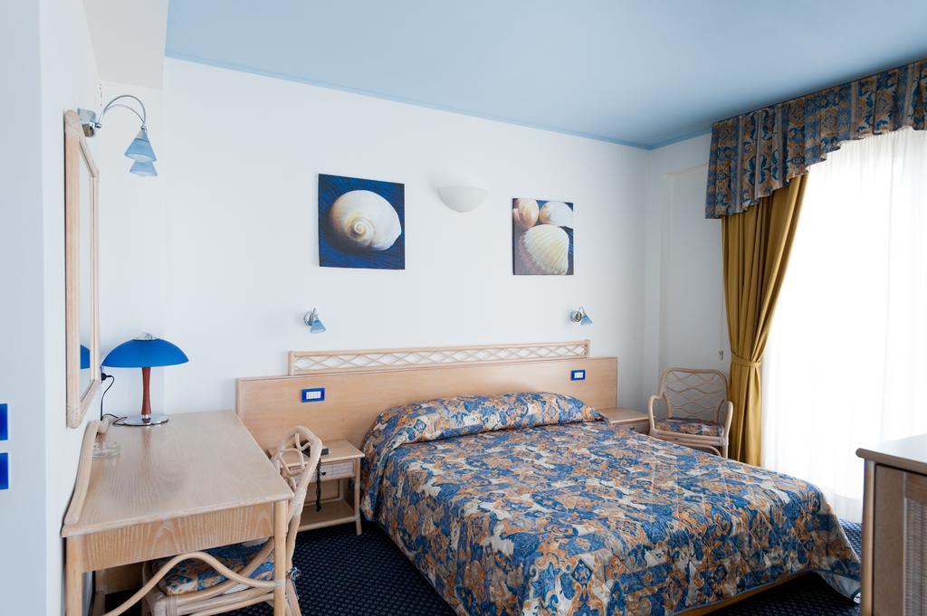 Deluxe Double Room,943473934:JPEG