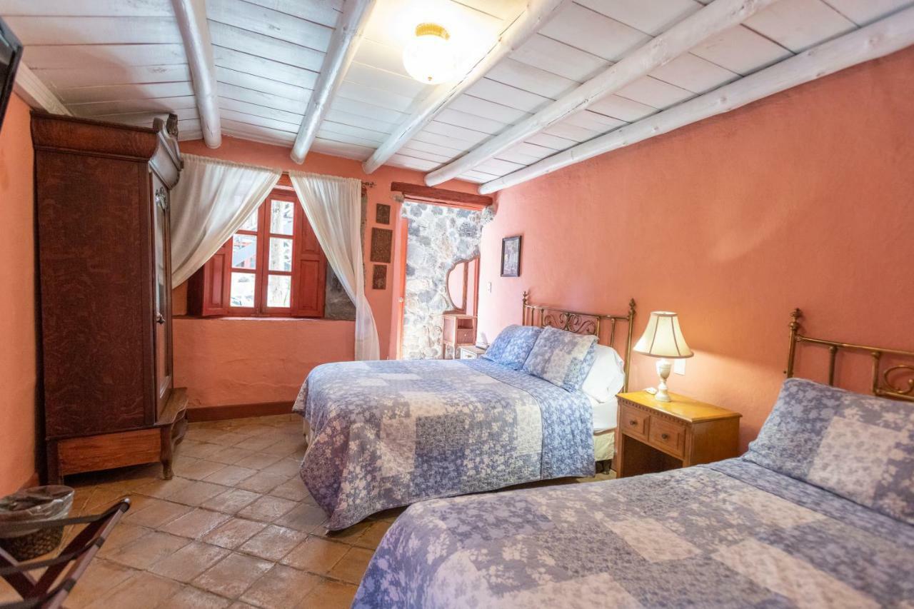 Two Double Beds Room Private Bathroom