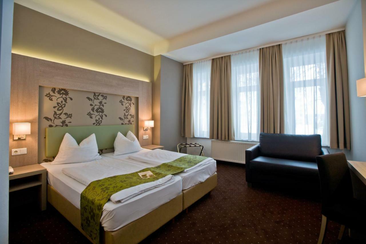 Double Room Rathaus possibility of extra sofa bed