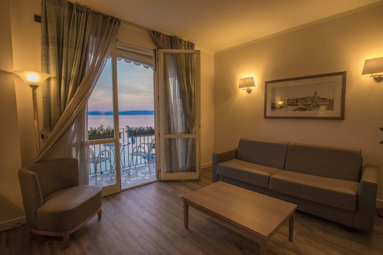 Double Room Lake View Balcony Spa Access