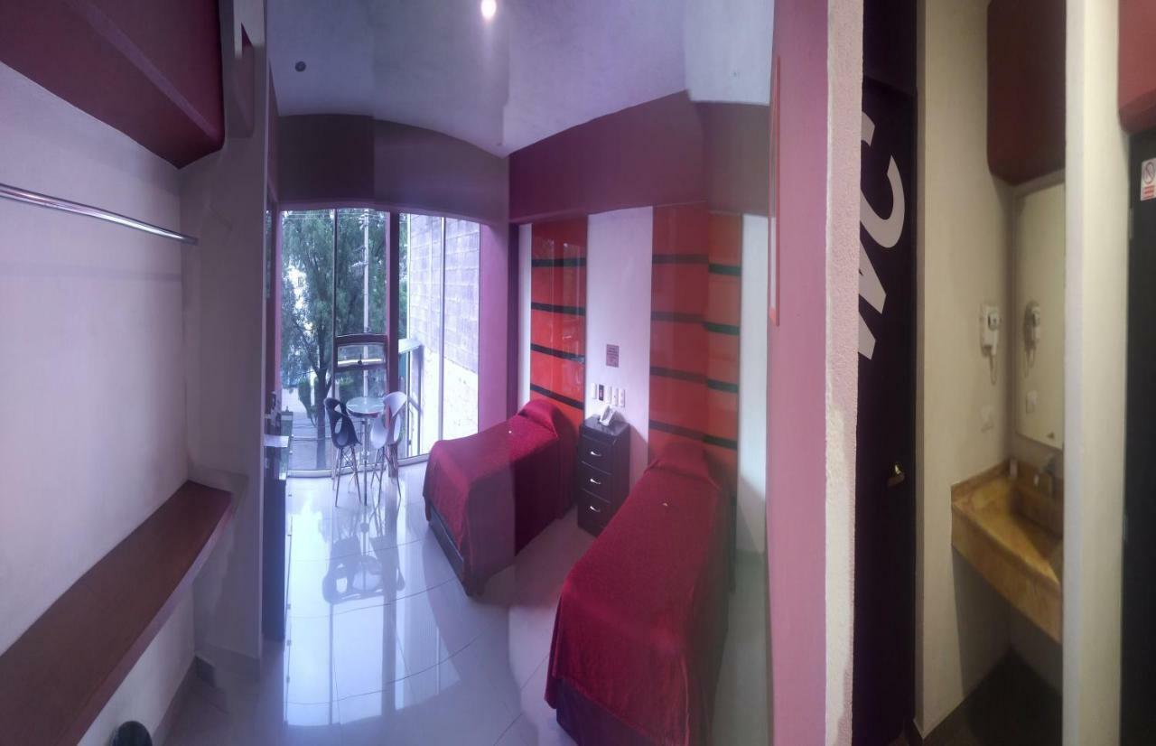 Double or Twin Room Private Bathroom