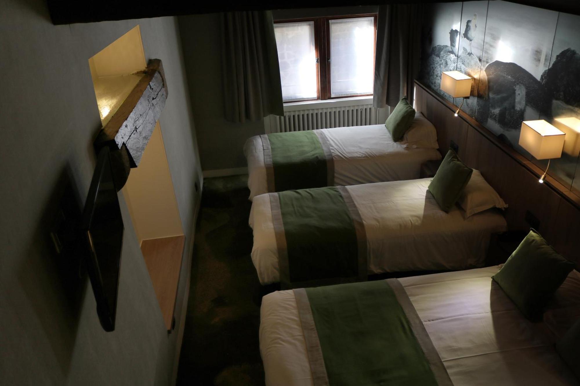 Triple Room,1239405658:JPEG