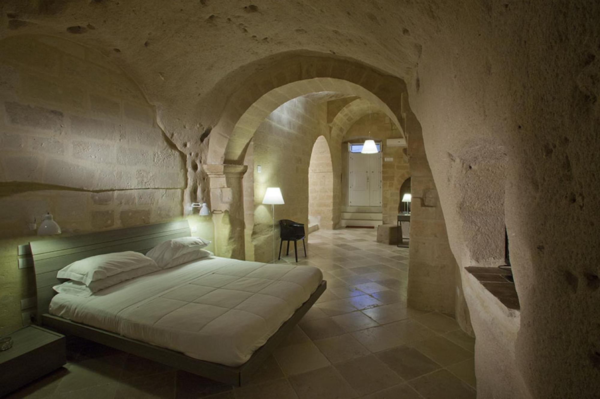 Suite Cave