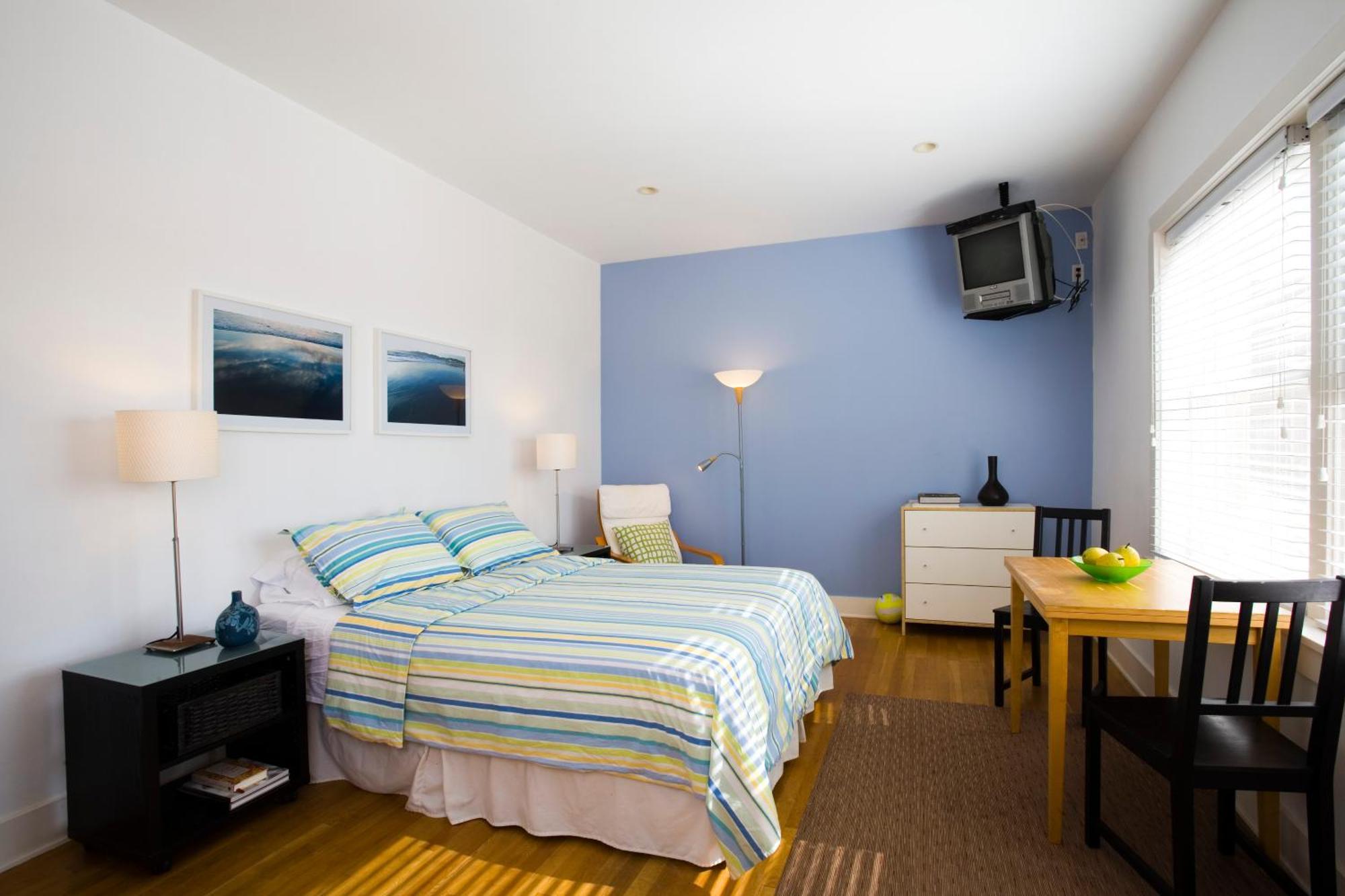 Studio Suite with Partial Ocean View - 1 Queen Bed