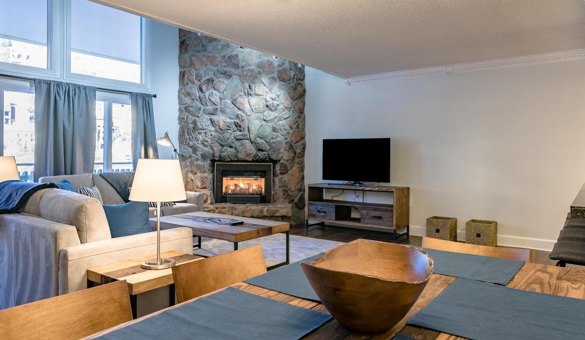 Two-Bedroom Apartment Valley View