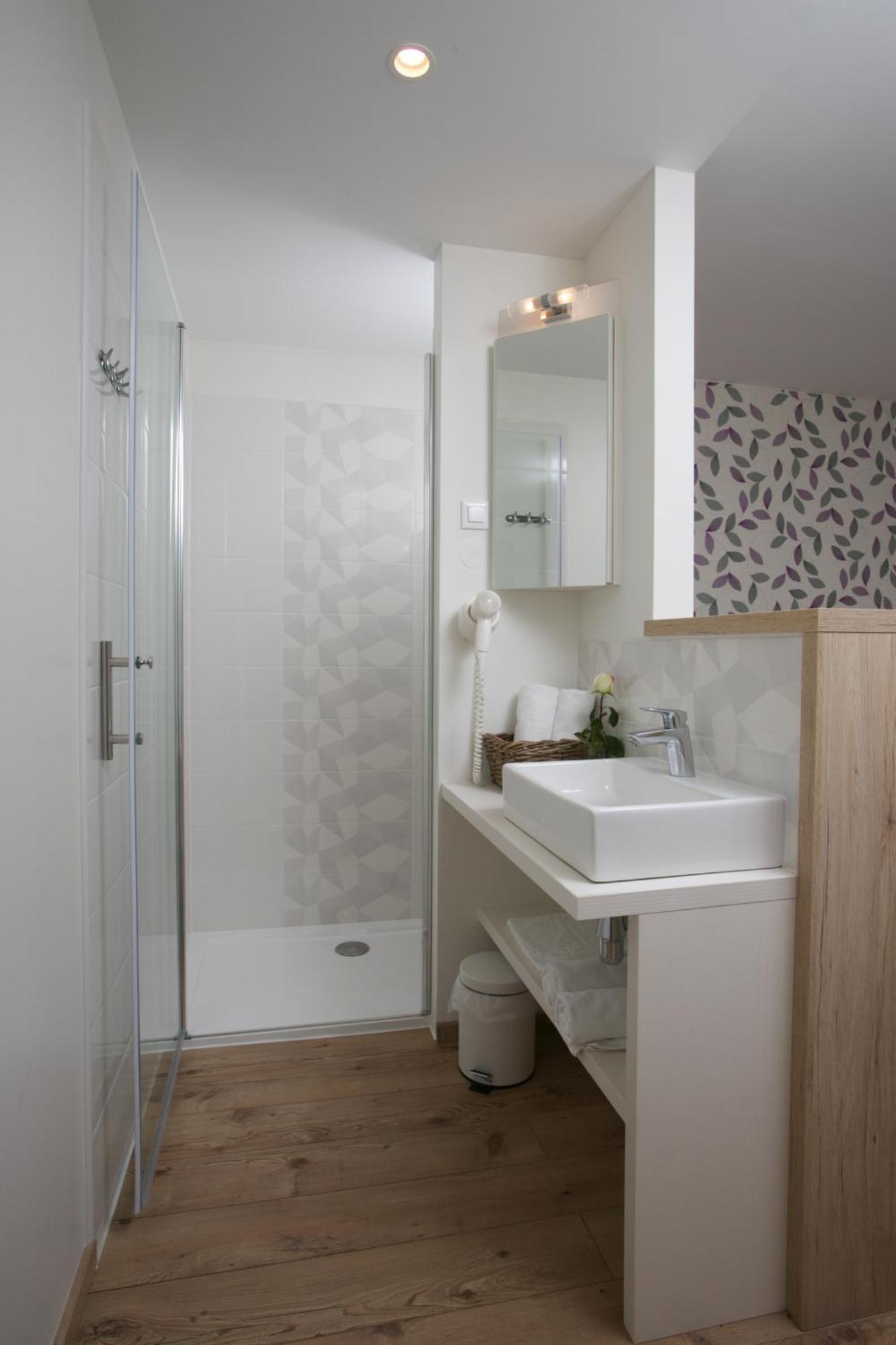Luxe Stacaravan met Hot Tub Buiten