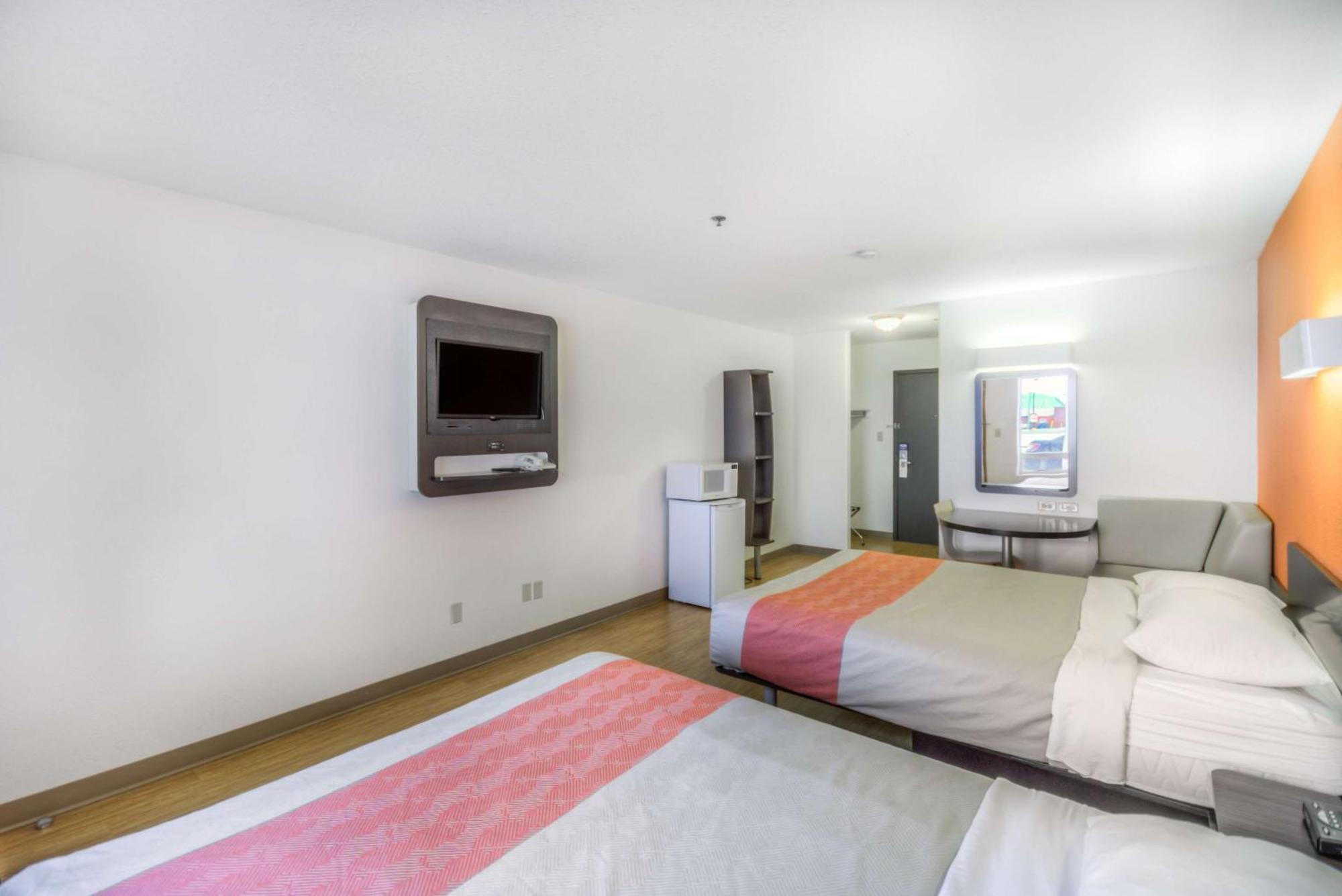 Queen Room Two Queen Beds Non-Smoking