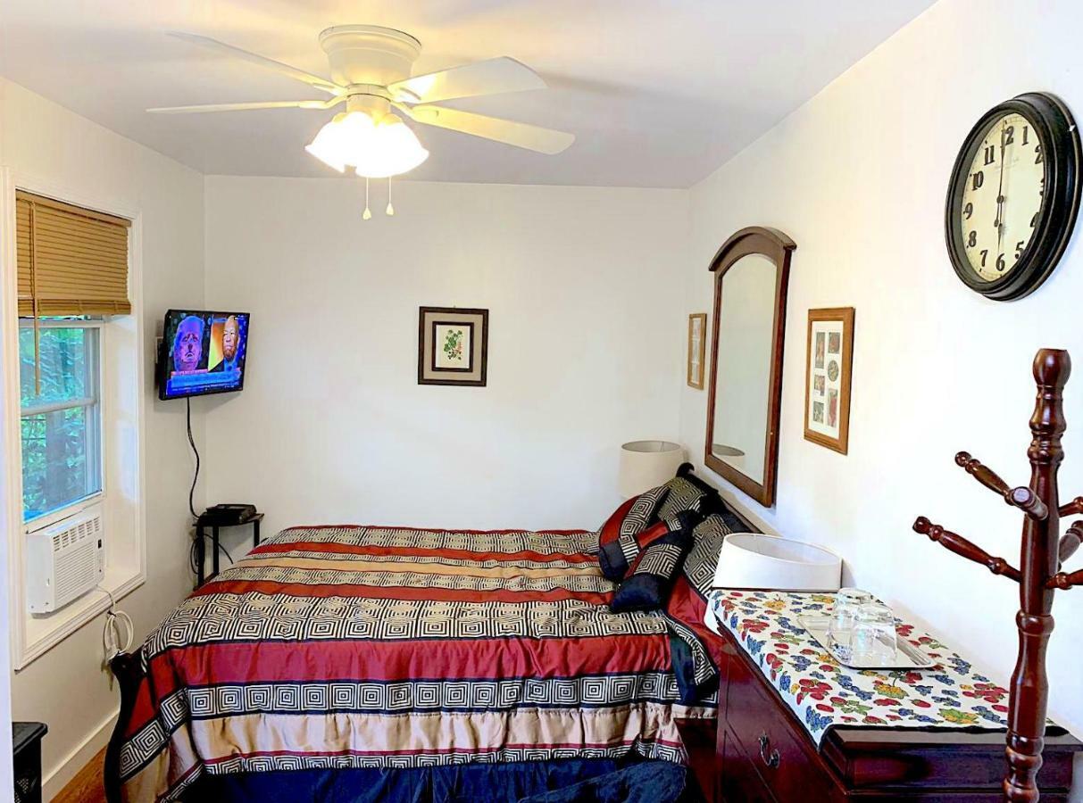 Deluxe Downstairs Double Room Balcony