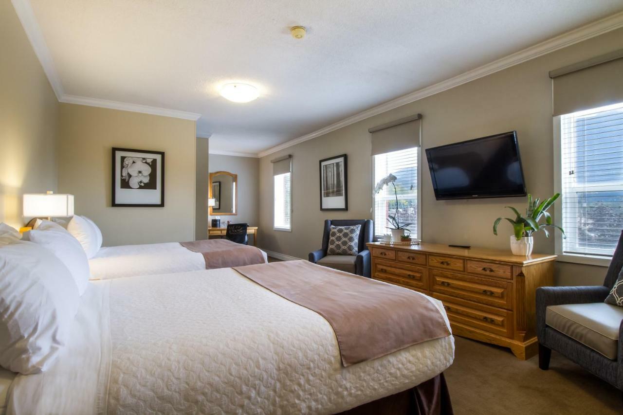 Deluxe Queen Room Two Queen Beds