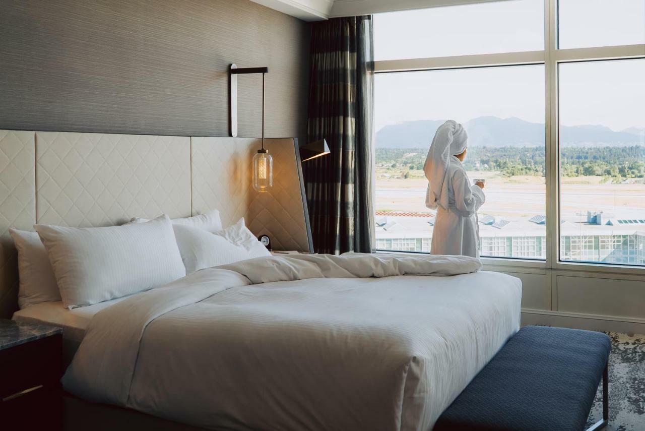 Fairmont Room King Bed