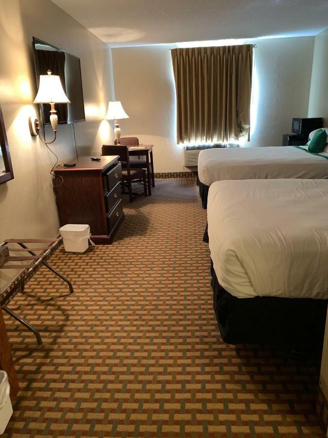 Queen Room 2 Queen Beds