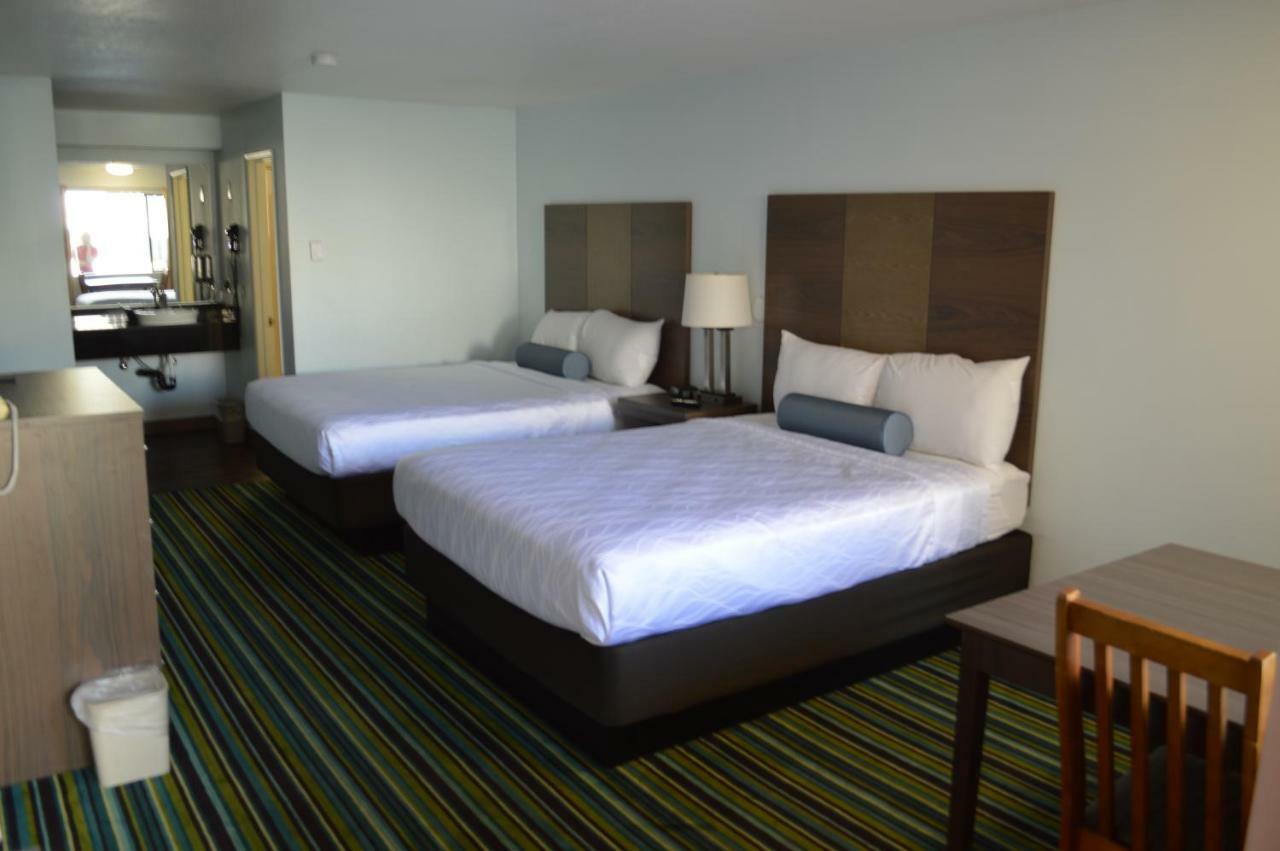 Queen Room Two Queen Beds