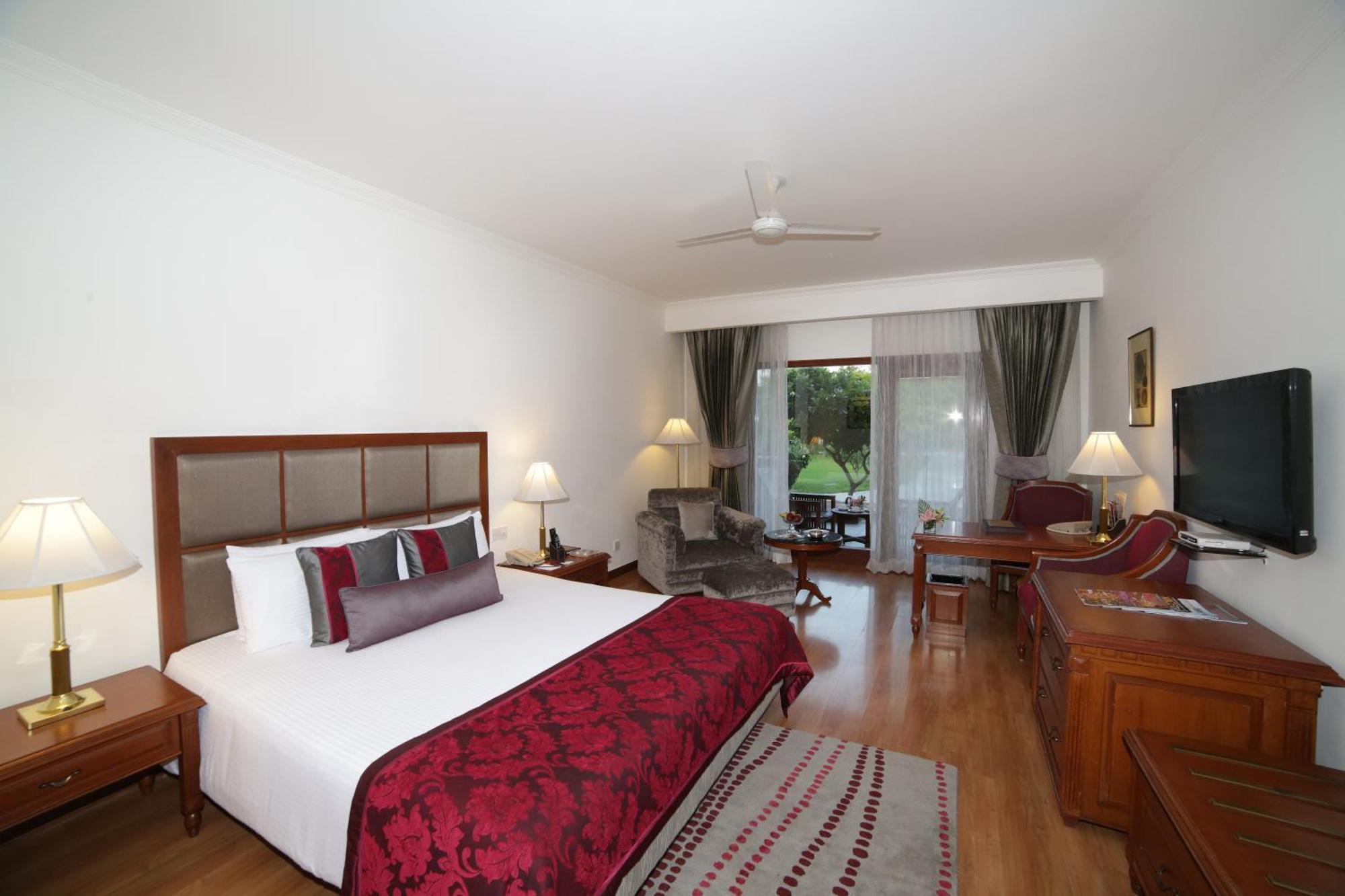 Palace Room on food beverages | on spa salon services
