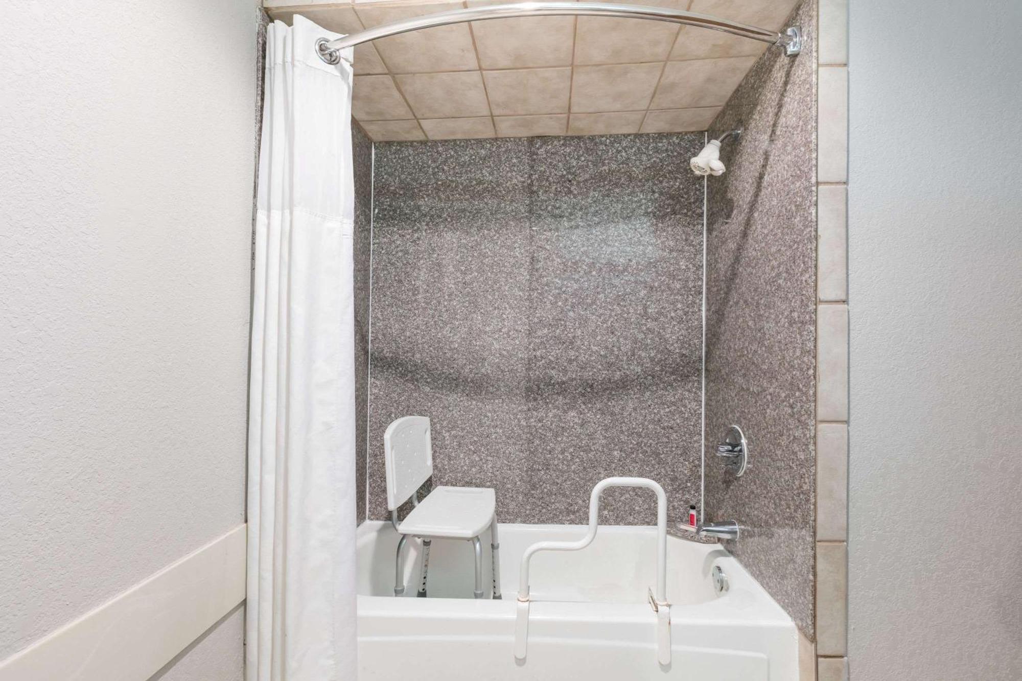King Room Mobility Access or Non-Smoking